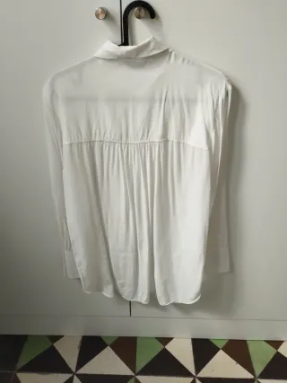 Blusa Massimo Dutti blanca volantes
