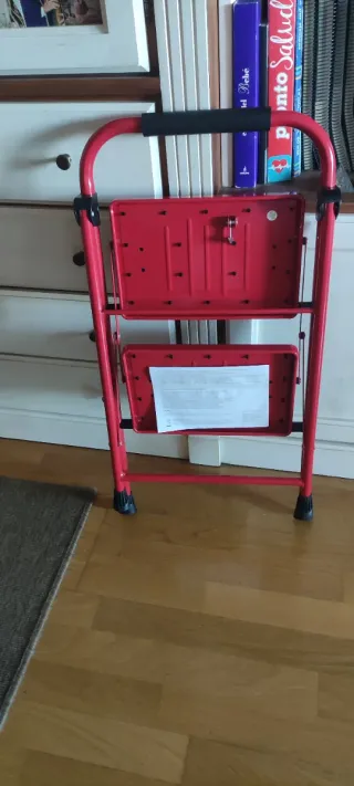 Escalera de 2 peldaños roja