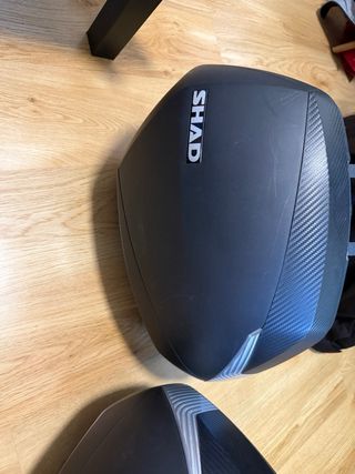 Maletas Laterales SHAD SH36 Carbono