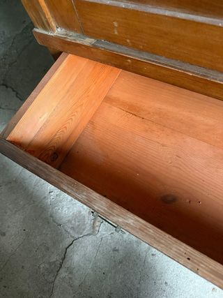 Marco de madera y armario