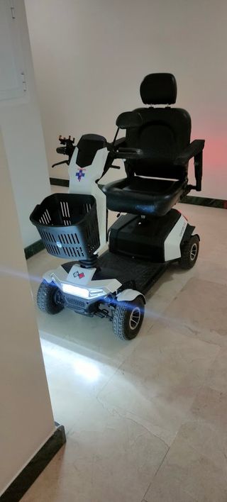 Scooter movilidad reducida 4 ruedas