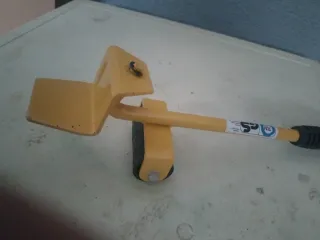 Herramienta de seguridad amarilla