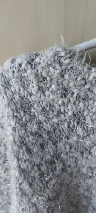 Jersey cuello redondo gris y blanco