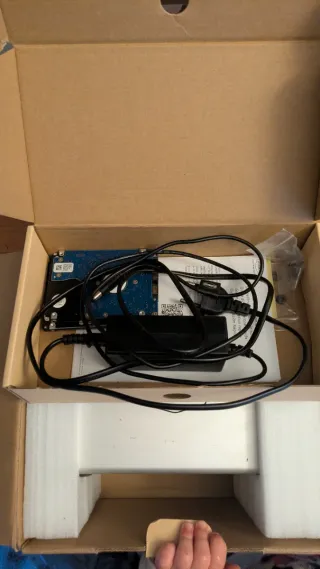 NAS TerraMaster F2-210 + 2 discos 500GB