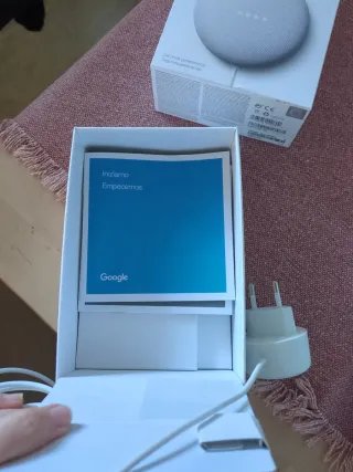 Altoparlante intelligente Google Home Mini