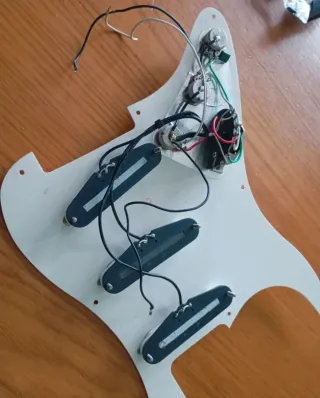 Pickguard completo Fender Squier + Ponte + Pickup