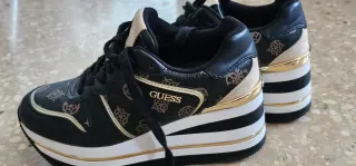 Bambas Guess negras y doradas poco uso