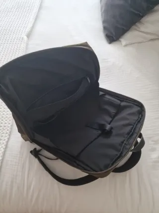 Mochila Adolfo Domínguez Negra y Verde Oliva