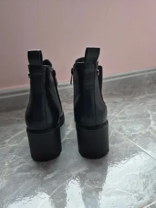 Botines negros talla 36