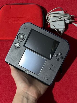 Nintendo 2DS Nera con accessori