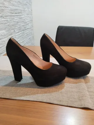 Zapatos de tacón negros