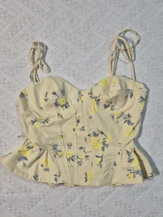 Top Zara floral amarillo tirantes. Zara. Talla M