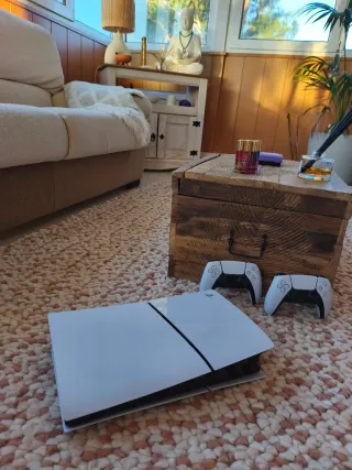 PlayStation 5 Slim Digital 1TB con 2 controller