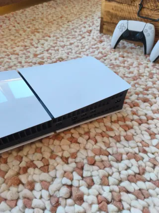 PlayStation 5 Slim Digital 1TB con 2 controller