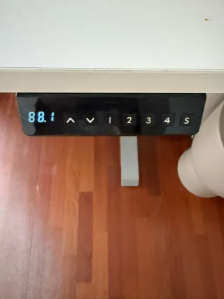 Escritorio Elevable Blanco y Gris