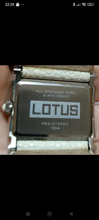 Reloj Lotus Mujer Blanco y Plateado