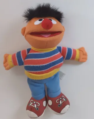 Dos muñecos Epi Barrio Sésamo