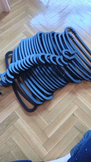 22 Perchas Ikea Negras Plástico