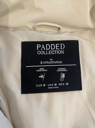 Cazadora acolchada con capucha