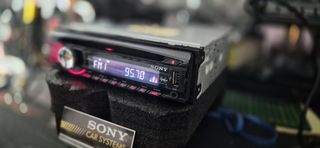 2 Autoradio Sony CDX-GT40U CDX-GT450U + telecom.