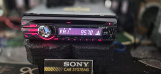 2 Autoradio Sony CDX-GT40U CDX-GT450U + telecom.