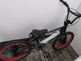 Bici BMX  y Roja 20 pulgadas.