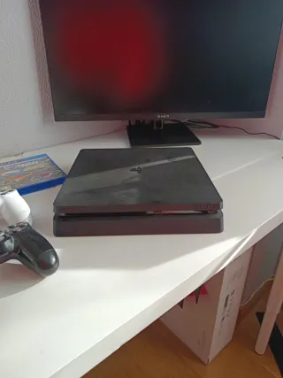 PS4 (PlayStation 4) Negra + 2 Juegos