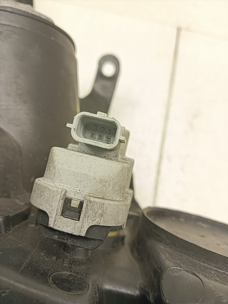 FARO IZQUIERDO TOYOTA VERSO (AUR2/ZGR2) 1ADFTV 81