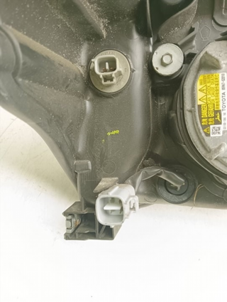 FARO IZQUIERDO TOYOTA VERSO (AUR2/ZGR2) 1ADFTV 81