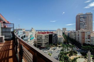 Ático en venta en Mercado en Alicante