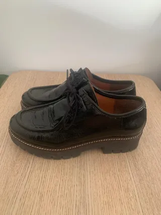 Zapatos rock and rose charol cordones negros