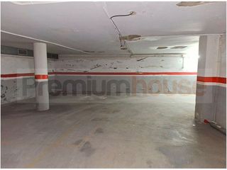 Garaje en venta en Passeig Maragall - Zona Estació en Gavà