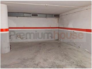 Garaje en venta en Passeig Maragall - Zona Estació en Gavà