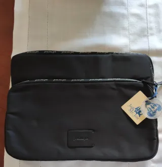Funda portátil 15" negra.