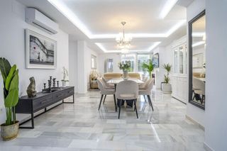 Piso en venta en Nueva Andalucía centro en Marbella