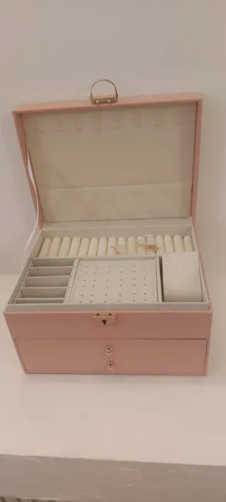 Portagioie rosa con cassetto