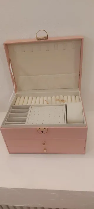 Portagioie rosa con cassetto