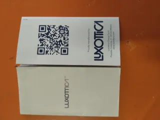 Occhiali da sole donna Luxottica neri e marroni