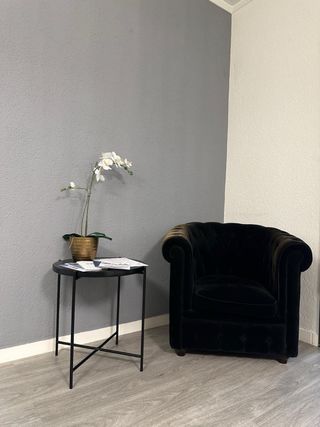 Sillón individual terciopelo negro y dorado