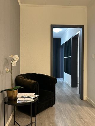 Sillón individual terciopelo negro y dorado