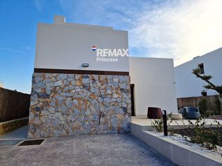 Chalet en venta en Cala de Finestrat en Finestrat