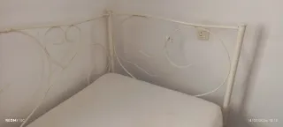 Sofá cama de hierro, diseño de antiguo y elegant