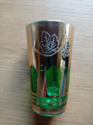 Tetera cerámica y metal verde y plata