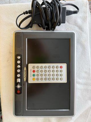 TV Portátil Boman 9.2" + Mando y Funda (Ideal Retr