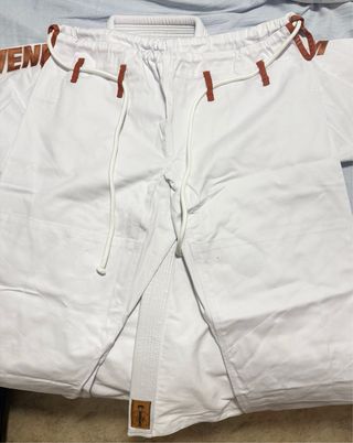 Kimono Venum BJJ Contender A4 Blanco