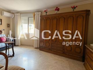 Chalet en venta en Montequinto en Dos Hermanas