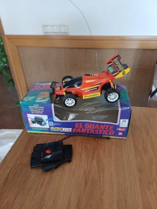 Coche RC Scorpion 4x4 con Guante