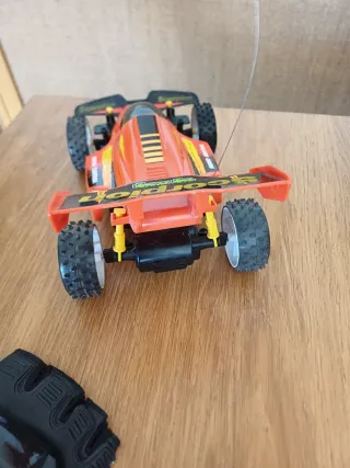 Coche RC Scorpion 4x4 con Guante