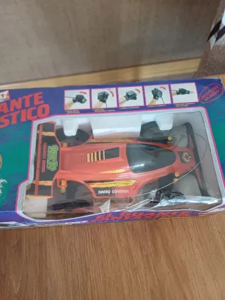 Coche RC Scorpion 4x4 con Guante