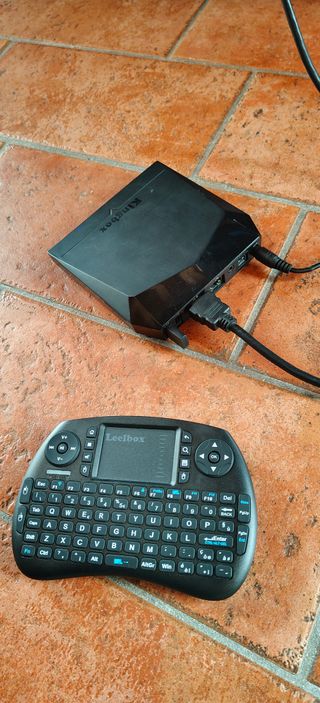 Kingbox Android TV Box con tastiera